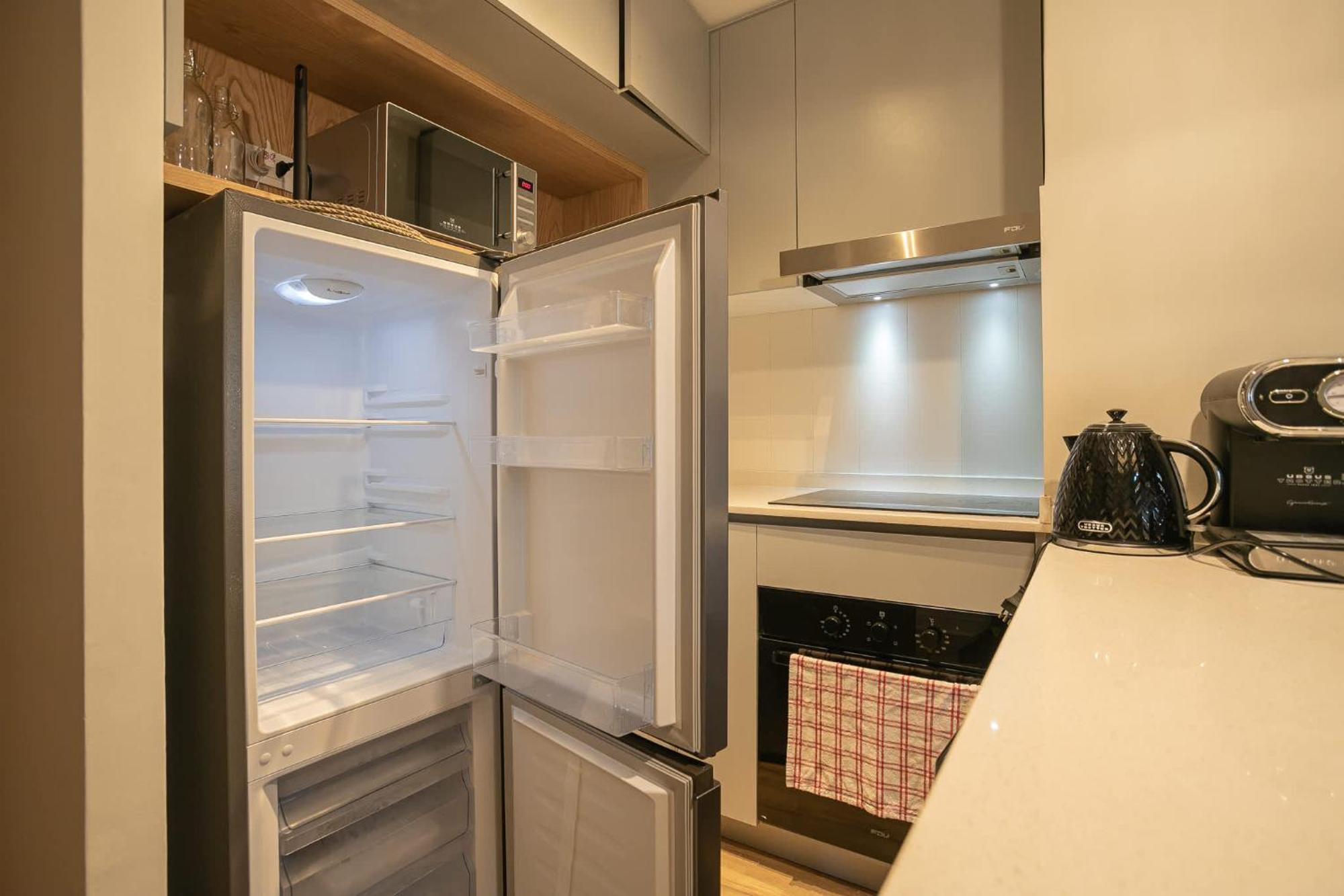 Your Adventure Begins In Condes 2br2ba Apartamento